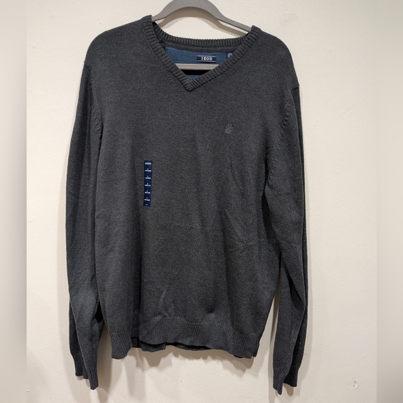 Izod Other - IZOD Men's Gray V-Neck Sweater
